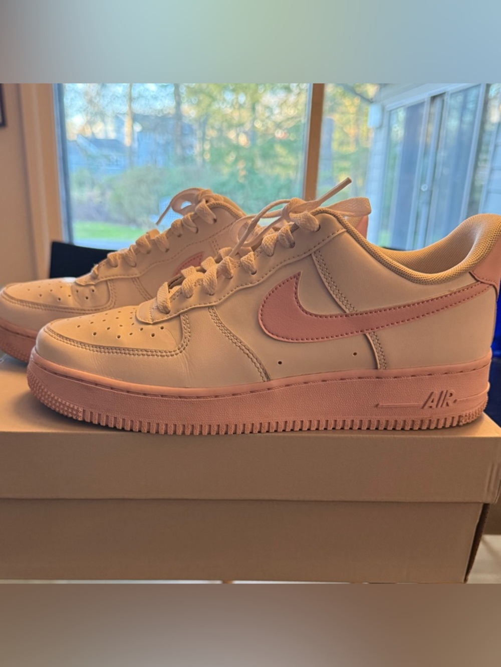 Nike Air Force 1 Low  07 White with Pink Swoosh